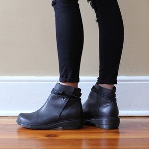Doc Martin Shelby Booties